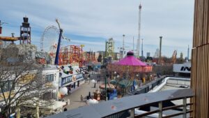 Blick auf STRASSE DES 1. MAI - Richtung Schweizerhaus